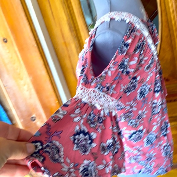 ⚡️⚡️5/$20 ⚡️⚡️ 💕Always Indigo Boho Floral top💕 - Picture 5 of 7